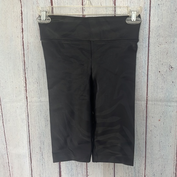 NWT Densonic High Rise Gouffre Short in Black Zebra - Picture 3 of 6